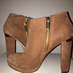 MICHAEL KORS BOOTIES **size 4.5**